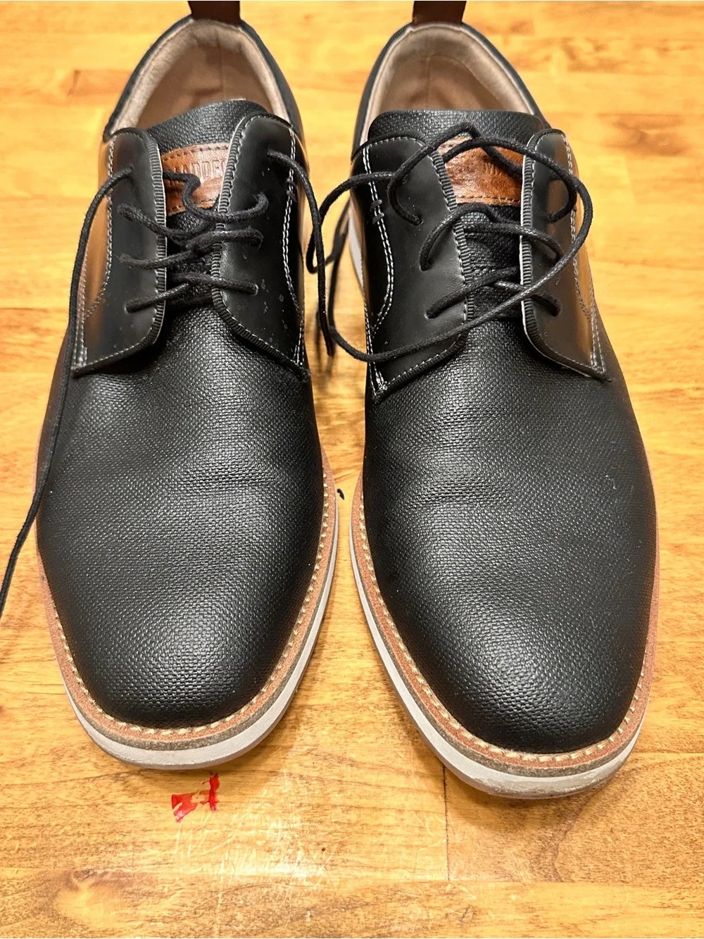 Steve Madden Black Oxfords with Brown Trim 8.5